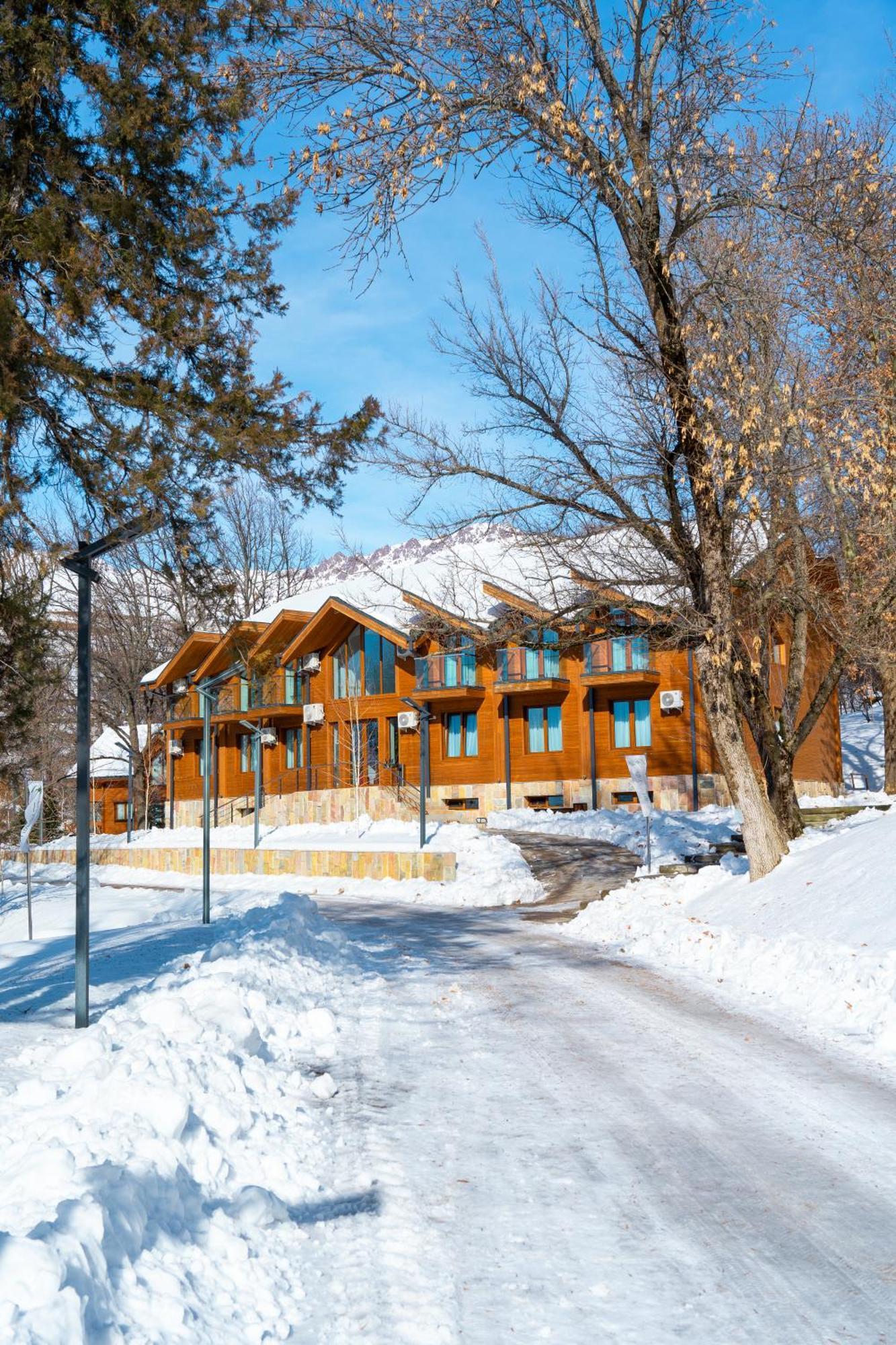 Green Hills Resort Uzbekistan Chimbaylyk Exterior foto